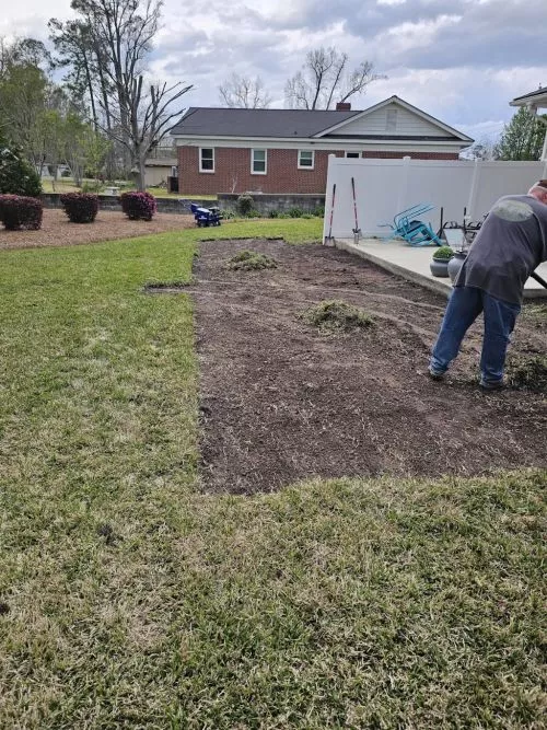Thomas and his crew went above and beyond my expectations. In two days they cleaned out two flowerbeds and built me a 40